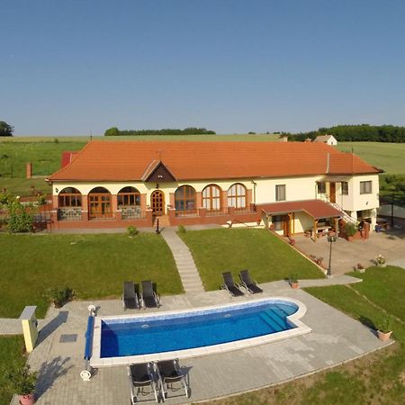 Villa Teleki Екстериор снимка