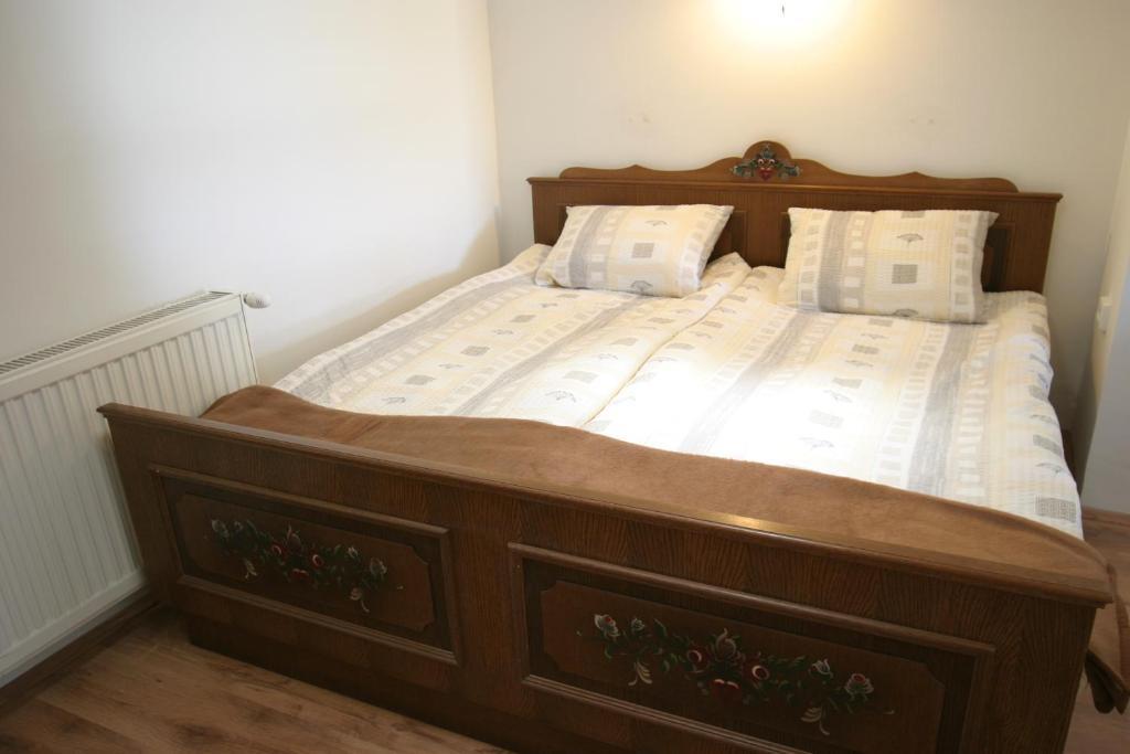 Villa Teleki Стая снимка