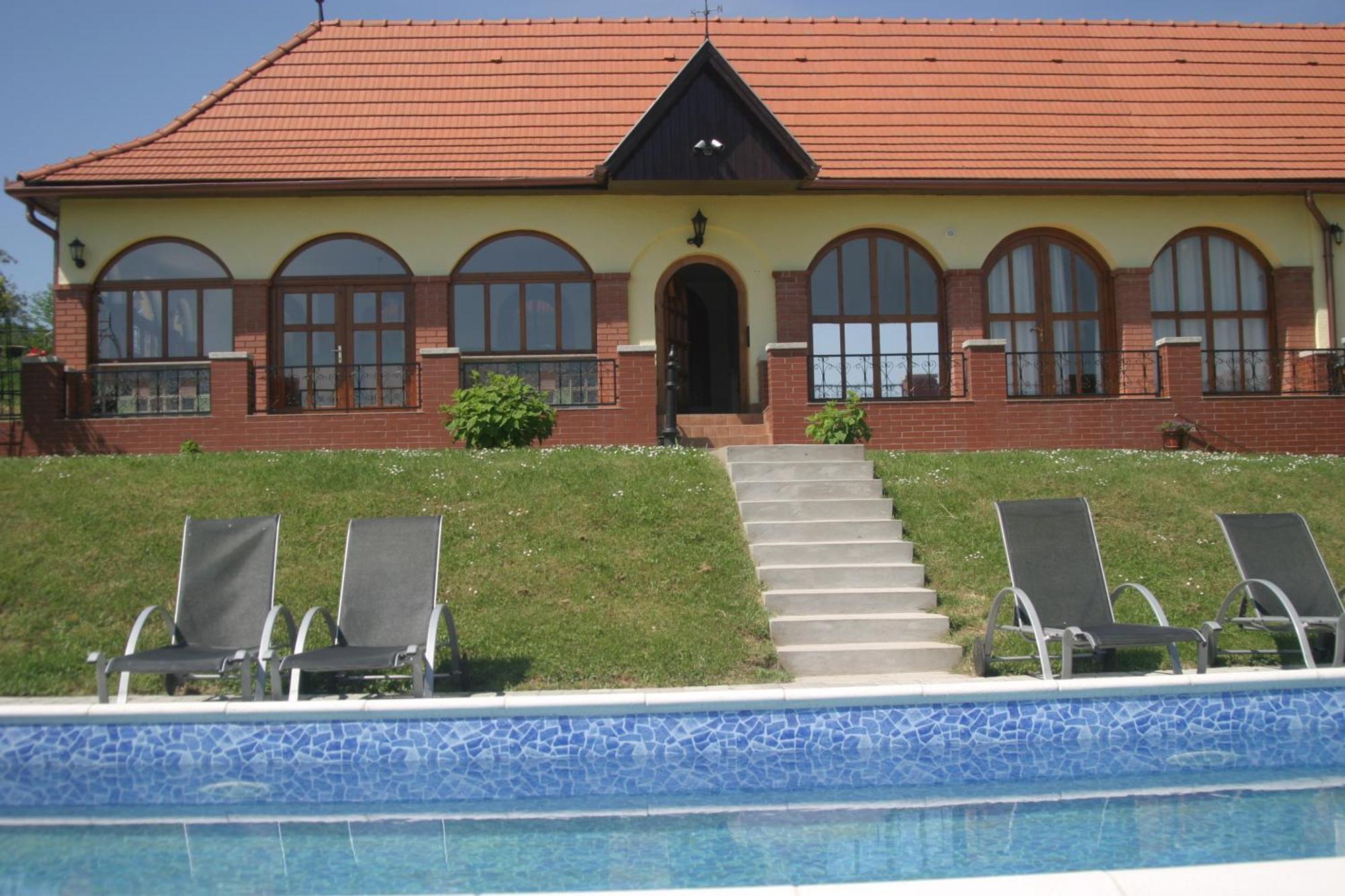 Villa Teleki Екстериор снимка